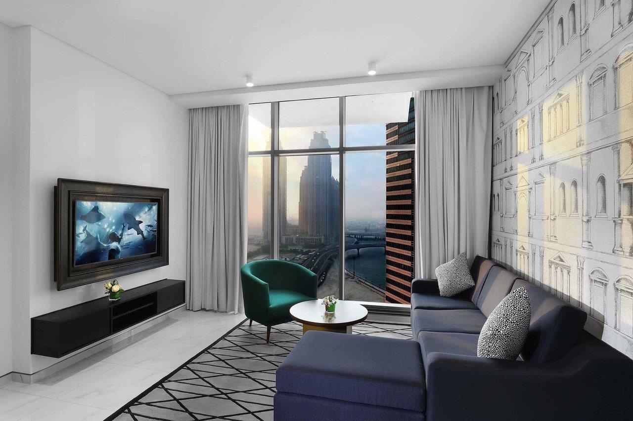 Millennium Atria Business Bay Aparthotel Dubai Luaran gambar A living room in a typical apartment