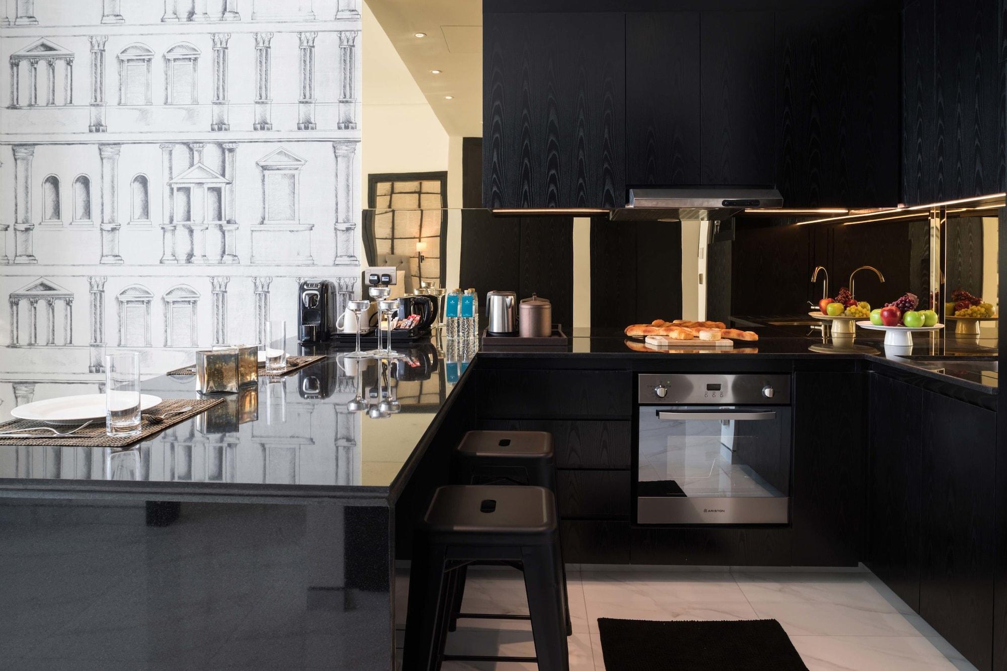 Millennium Atria Business Bay Aparthotel Dubai Luaran gambar A kitchen in a private home