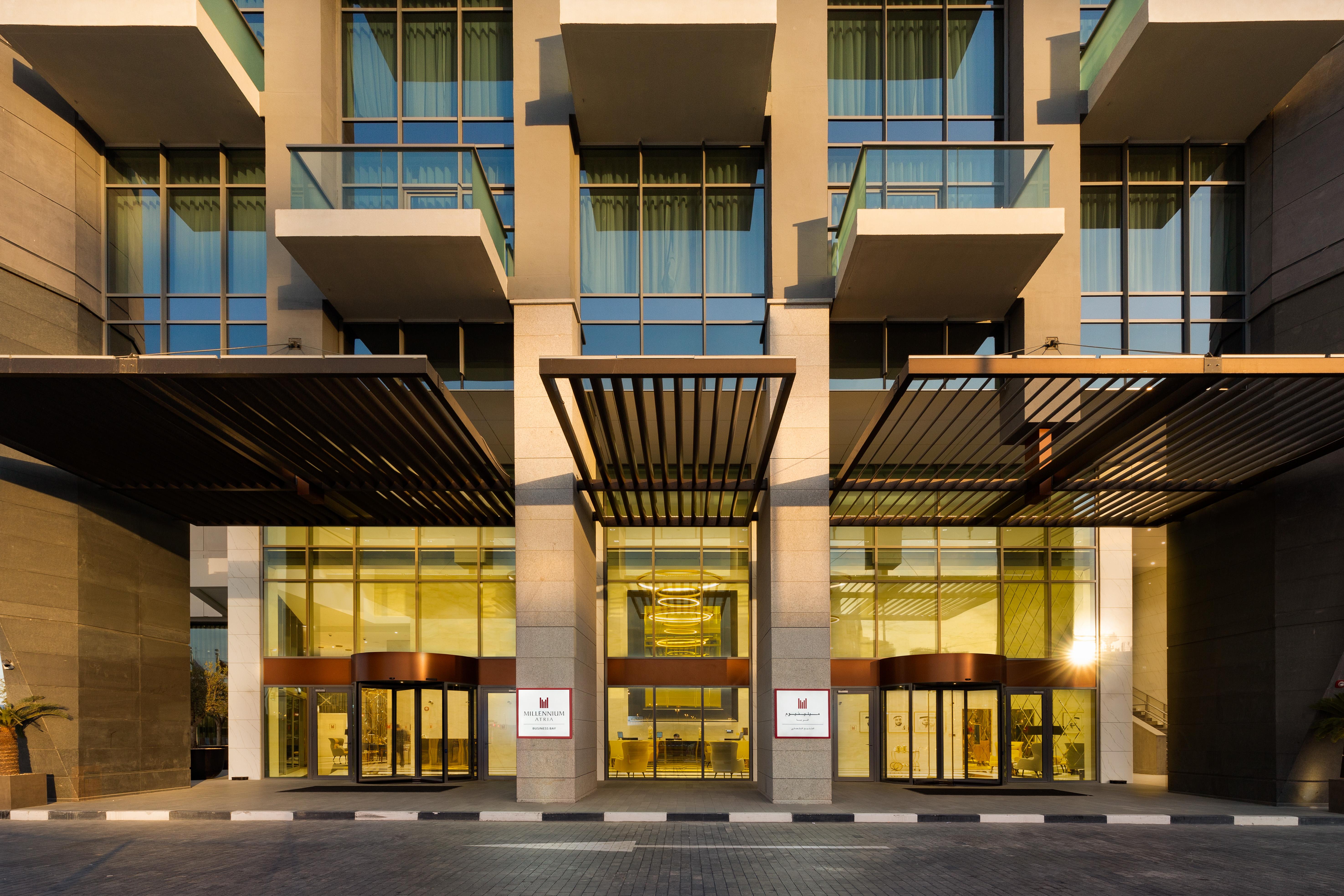 Millennium Atria Business Bay Aparthotel Dubai Luaran gambar The hotel's entrance