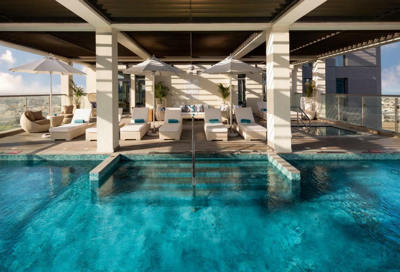 Millennium Atria Business Bay Aparthotel Dubai Luaran gambar The rooftop pool at the W London