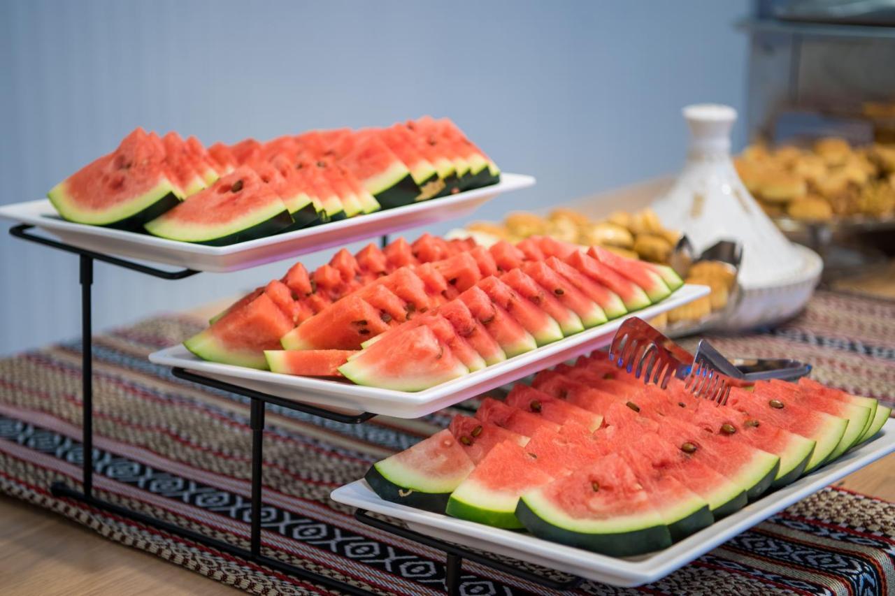 Millennium Atria Business Bay Aparthotel Dubai Luaran gambar Watermelon